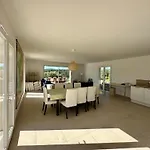 Tatil Evi L'esquirol With View And Pool